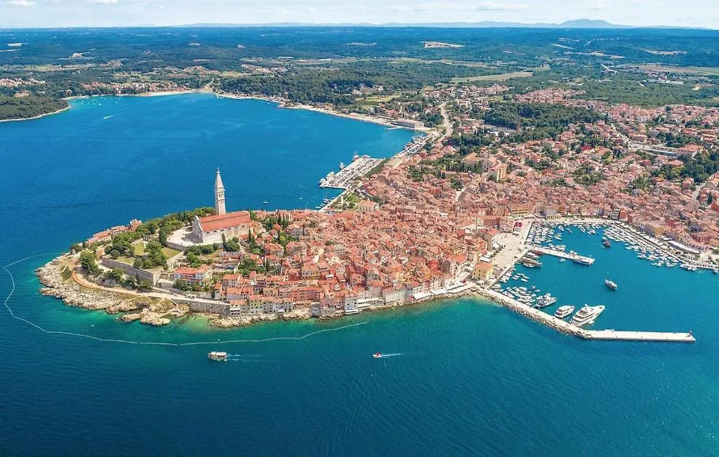 Villa Inna Maruzini 0*,  Croatia